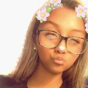 Meet your Posher, Bea